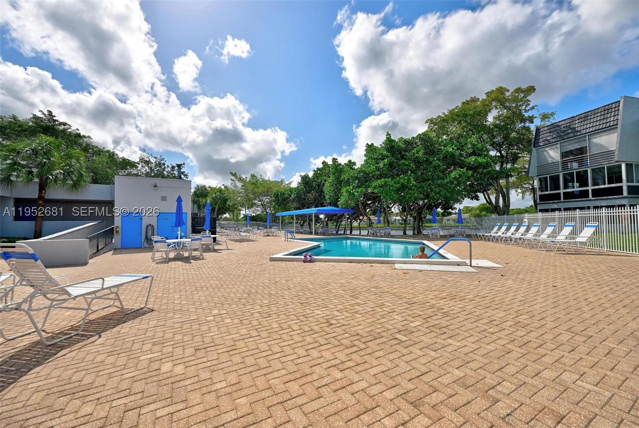 Real estate property located at 9100 Lime Bay Blvd #209, Broward, Lime Bay Condominium 6, Tamarac, FL