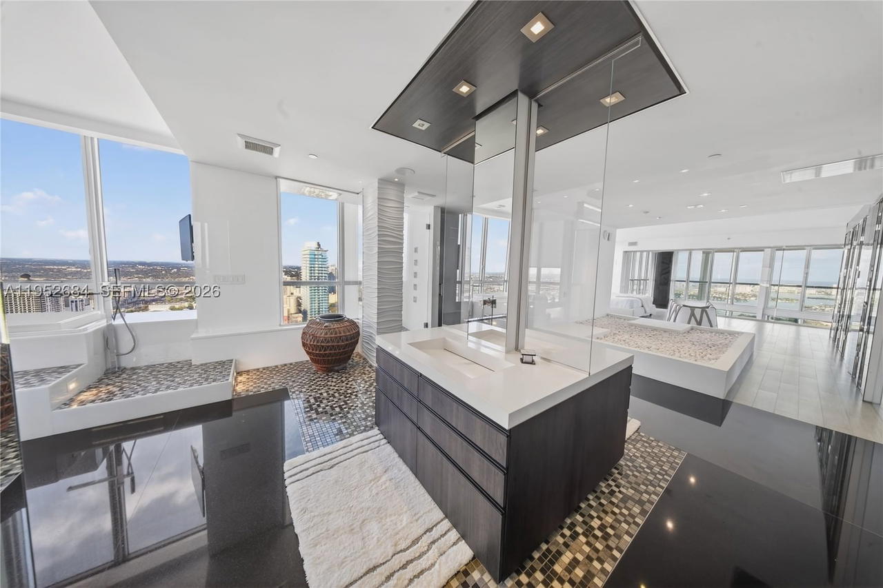 Real estate property located at 1100 Biscayne Blvd #5306, Miami-dade, Marquis Condo, Miami, FL