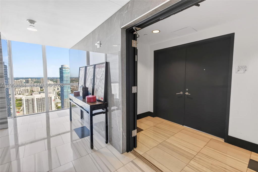 Real estate property located at 1100 Biscayne Blvd #5306, Miami-dade, Marquis Condo, Miami, FL