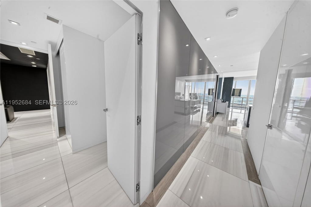 Real estate property located at 1100 Biscayne Blvd #5306, Miami-dade, Marquis Condo, Miami, FL