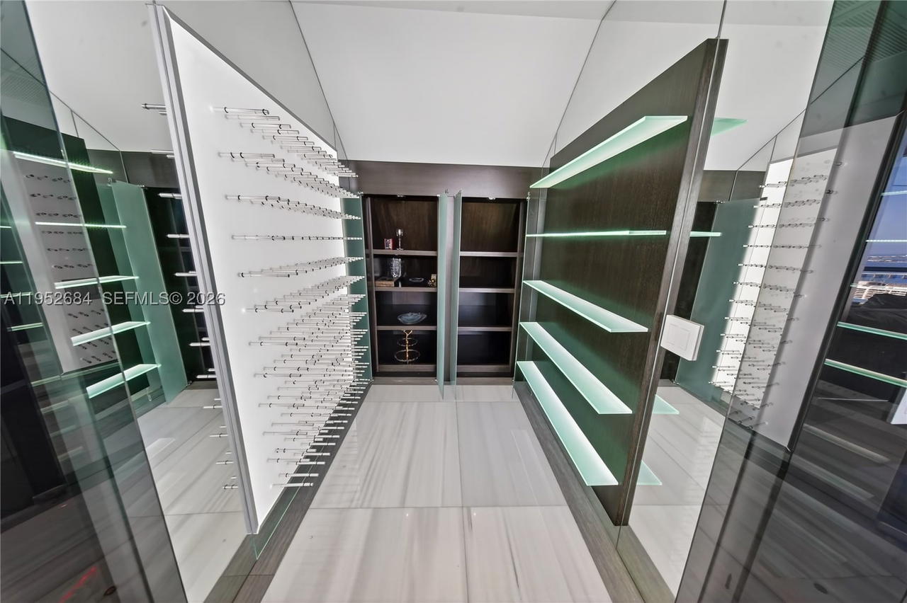 Real estate property located at 1100 Biscayne Blvd #5306, Miami-dade, Marquis Condo, Miami, FL