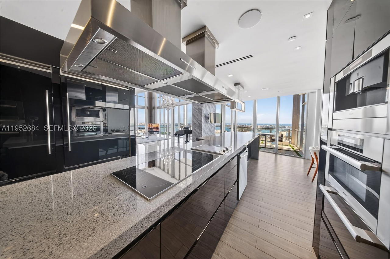 Real estate property located at 1100 Biscayne Blvd #5306, Miami-dade, Marquis Condo, Miami, FL