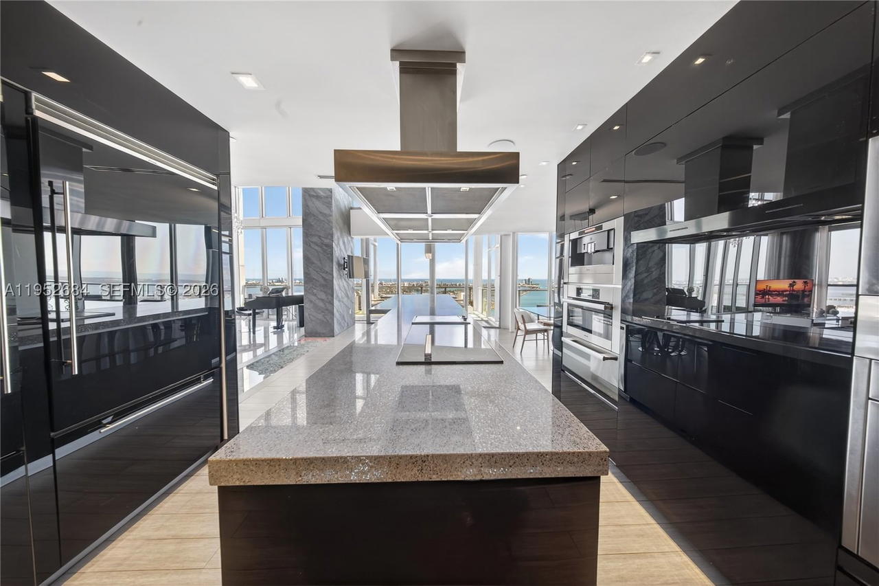 Real estate property located at 1100 Biscayne Blvd #5306, Miami-dade, Marquis Condo, Miami, FL