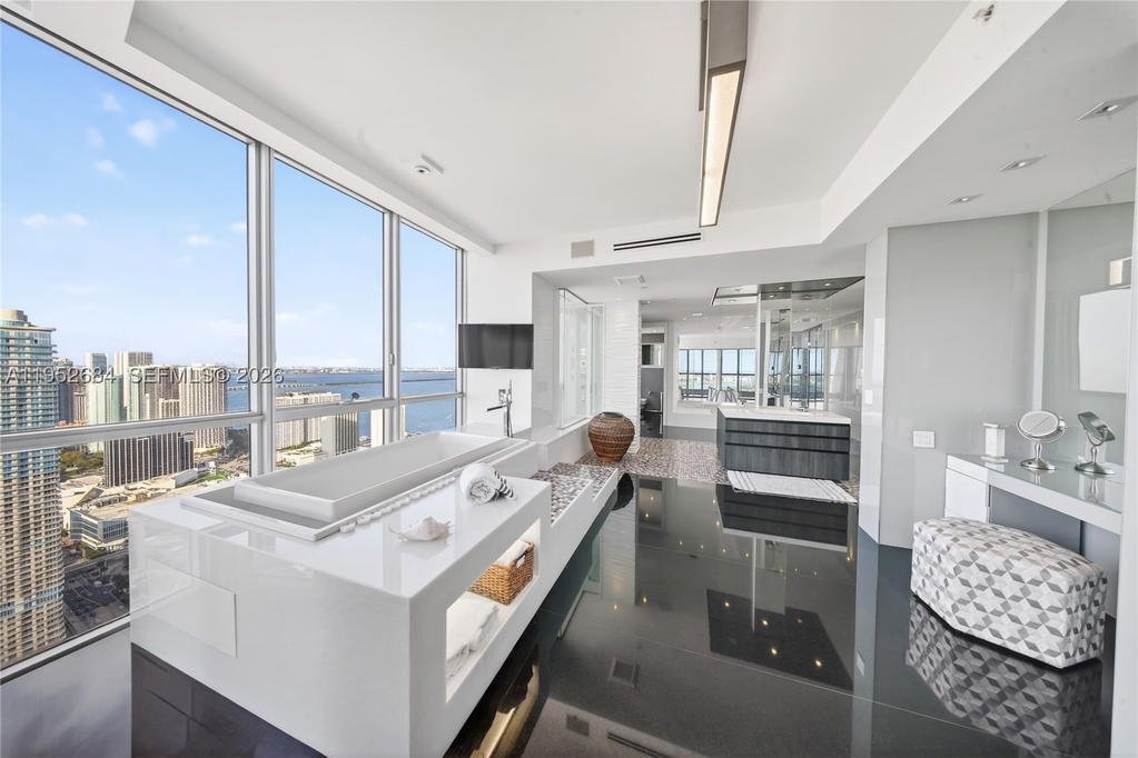 Real estate property located at 1100 Biscayne Blvd #5306, Miami-dade, Marquis Condo, Miami, FL