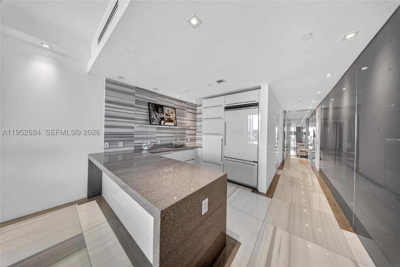 Real estate property located at 1100 Biscayne Blvd #5306, Miami-dade, Marquis Condo, Miami, FL