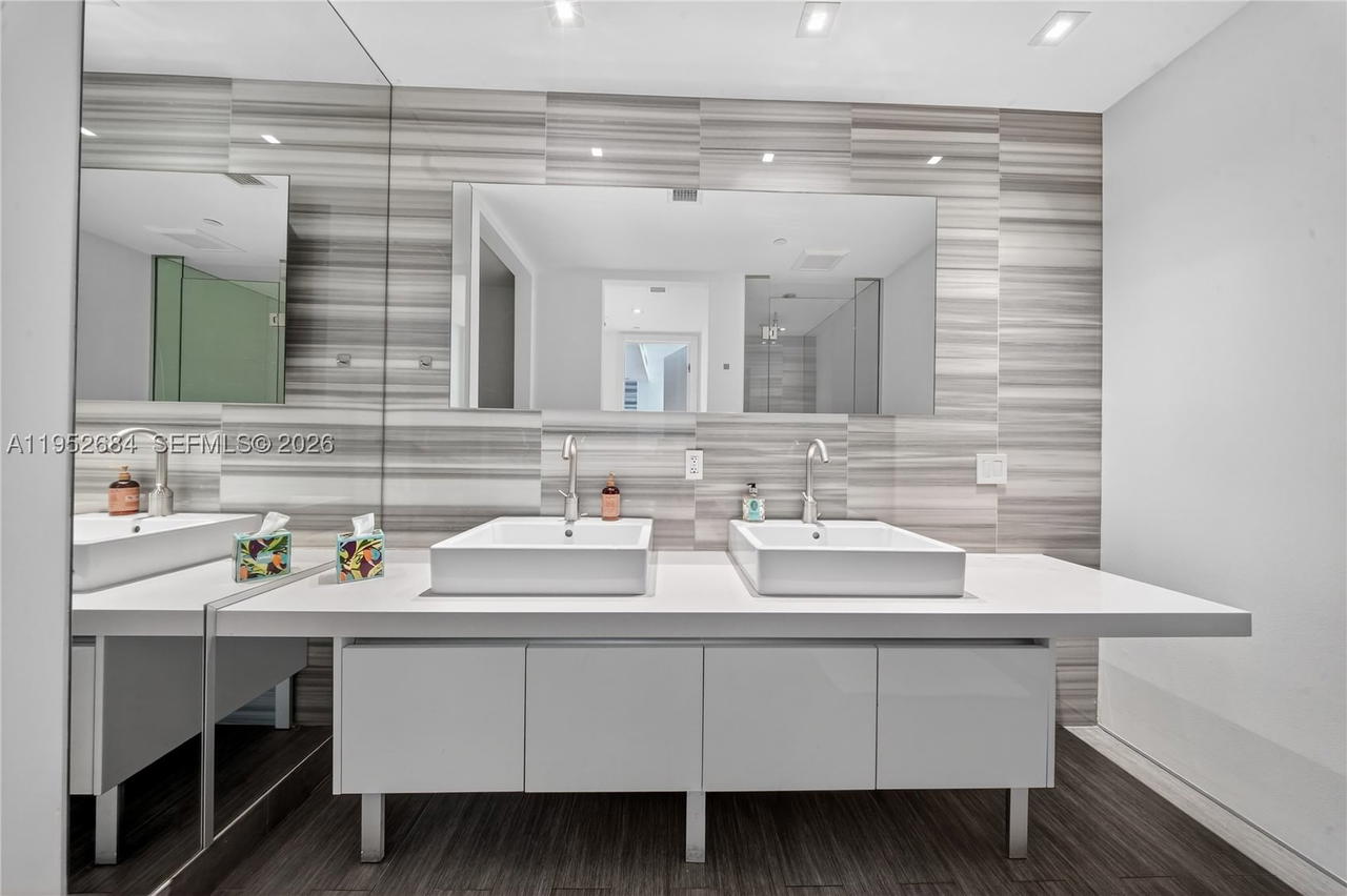 Real estate property located at 1100 Biscayne Blvd #5306, Miami-dade, Marquis Condo, Miami, FL