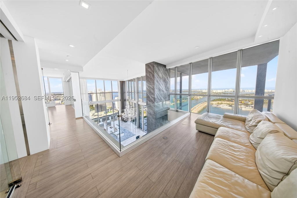 Real estate property located at 1100 Biscayne Blvd #5306, Miami-dade, Marquis Condo, Miami, FL