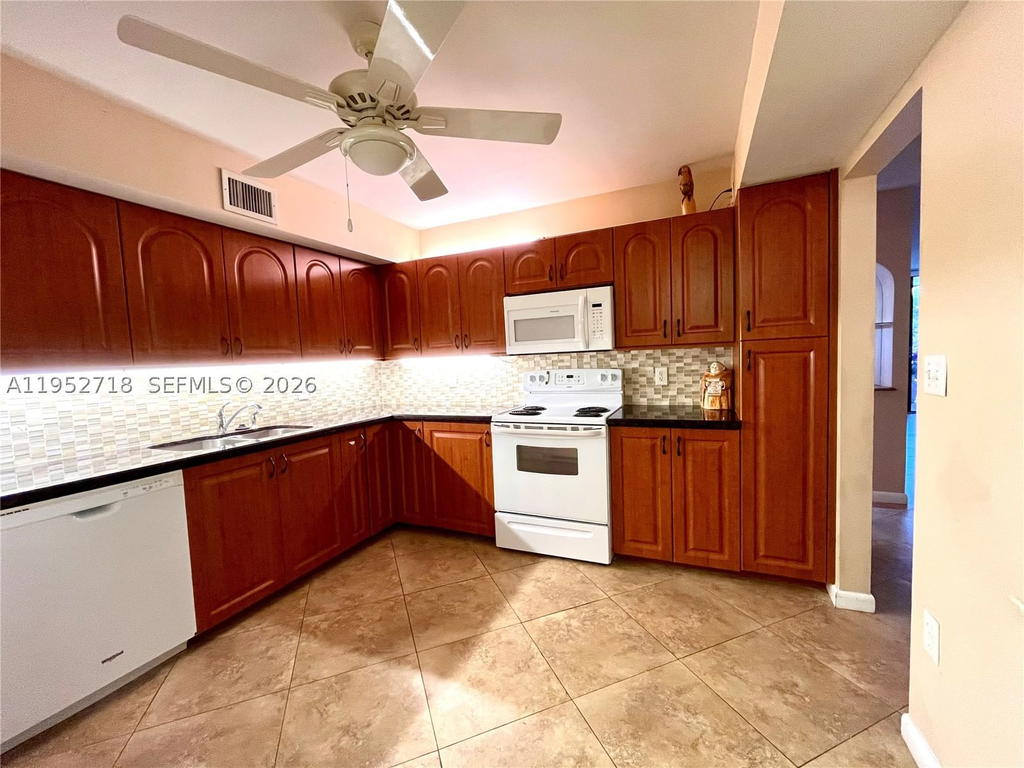 Real estate property located at 2806 46th Ave D537, Broward, Grandview At Emerald Hill, Hollywood, FL
