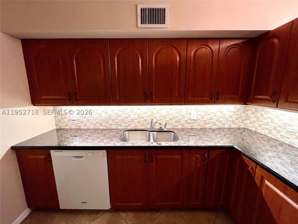 Real estate property located at 2806 46th Ave D537, Broward, Grandview At Emerald Hill, Hollywood, FL