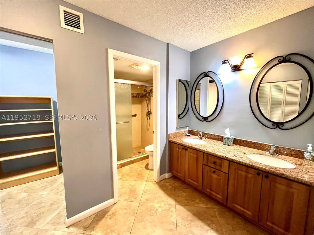 Real estate property located at 2806 46th Ave D537, Broward, Grandview At Emerald Hill, Hollywood, FL