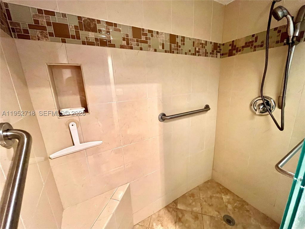 Real estate property located at 2806 46th Ave D537, Broward, Grandview At Emerald Hill, Hollywood, FL