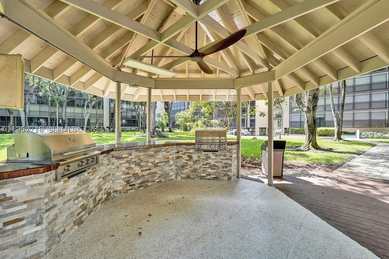 Real estate property located at 2806 46th Ave D537, Broward, Grandview At Emerald Hill, Hollywood, FL