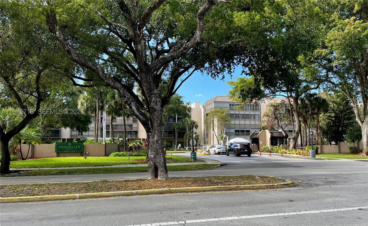 Real estate property located at 2806 46th Ave D537, Broward, Grandview At Emerald Hill, Hollywood, FL