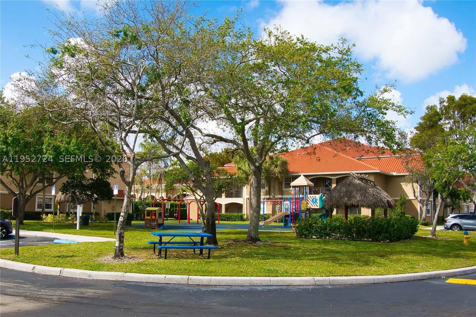 Real estate property located at 215 117th Ter #14304, Broward, Marquesa Condo, Pembroke Pines, FL