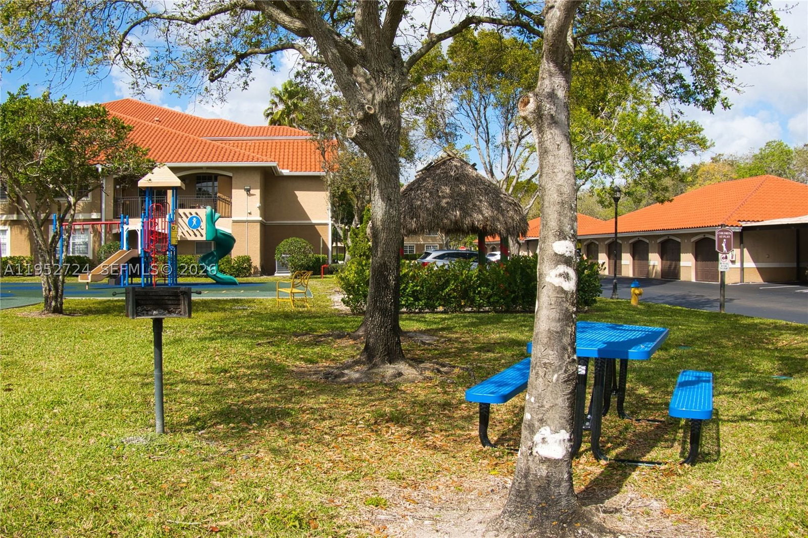Real estate property located at 215 117th Ter #14304, Broward, Marquesa Condo, Pembroke Pines, FL