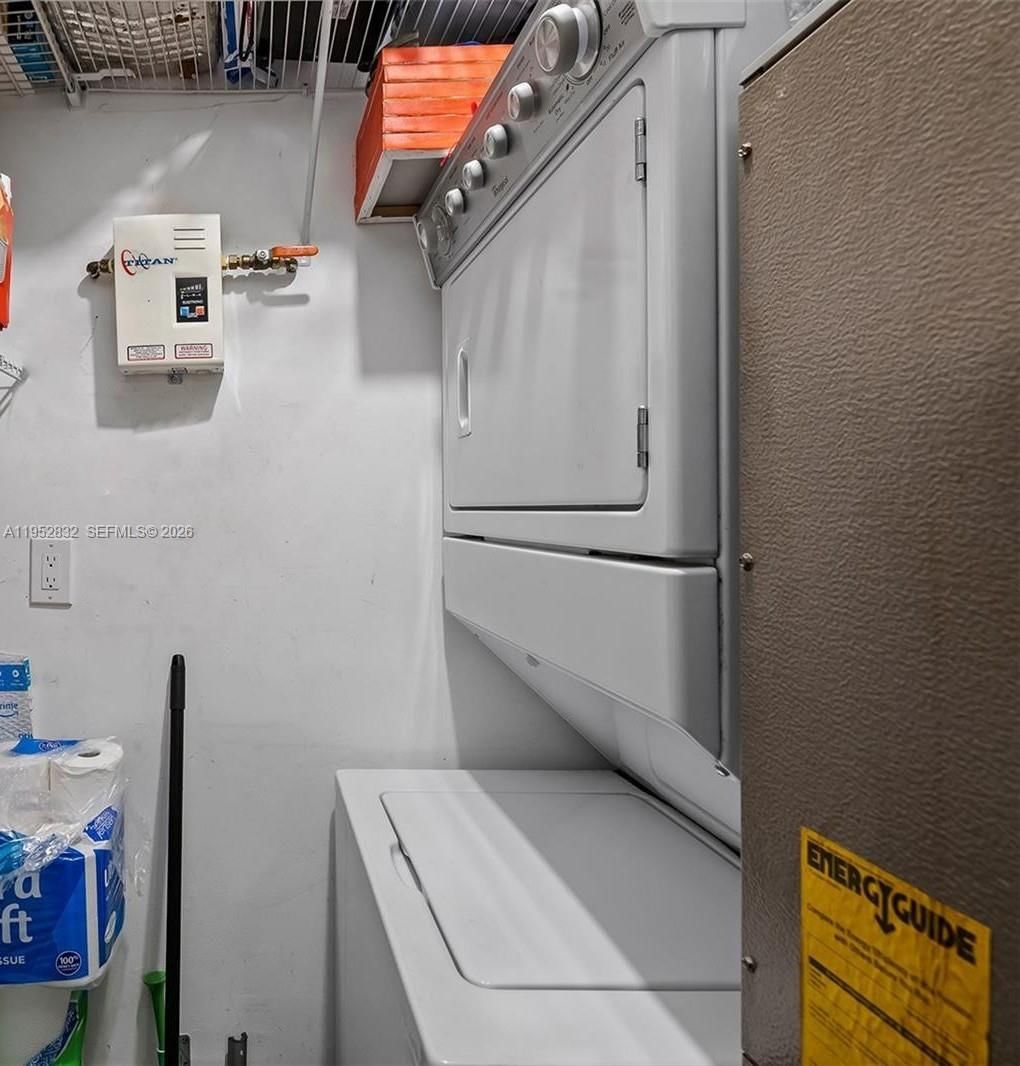 Real estate property located at 4741 25th Ter, Broward, Seaboard Park, Dania Beach, FL