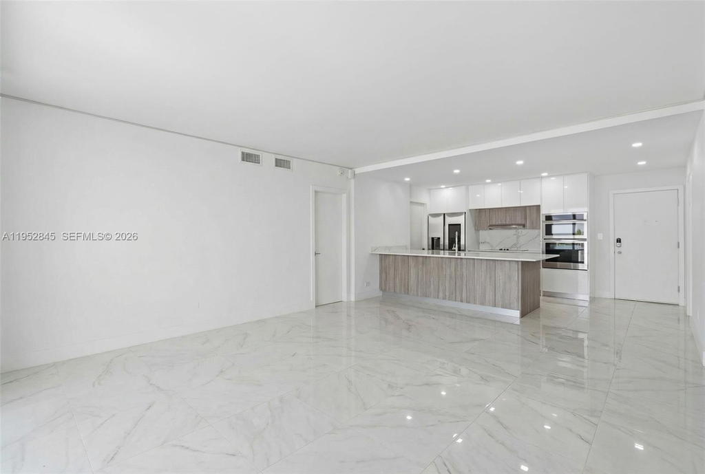 Real estate property located at 5005 Collins Ave #415, Miami-dade, The Carriage Club North C, Miami Beach, FL
