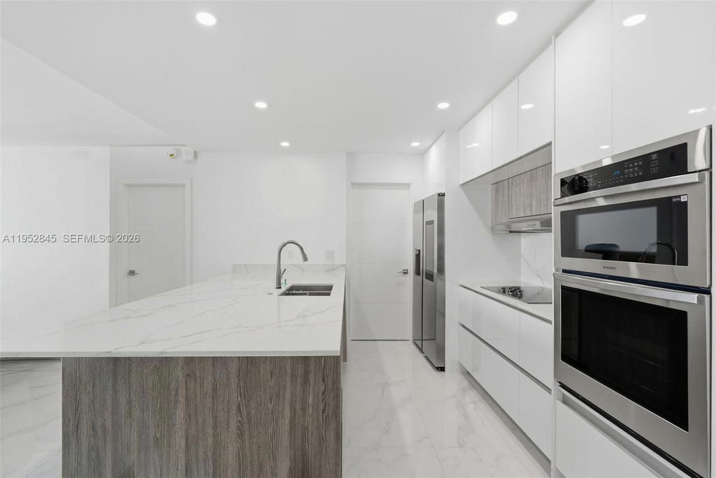 Real estate property located at 5005 Collins Ave #415, Miami-dade, The Carriage Club North C, Miami Beach, FL