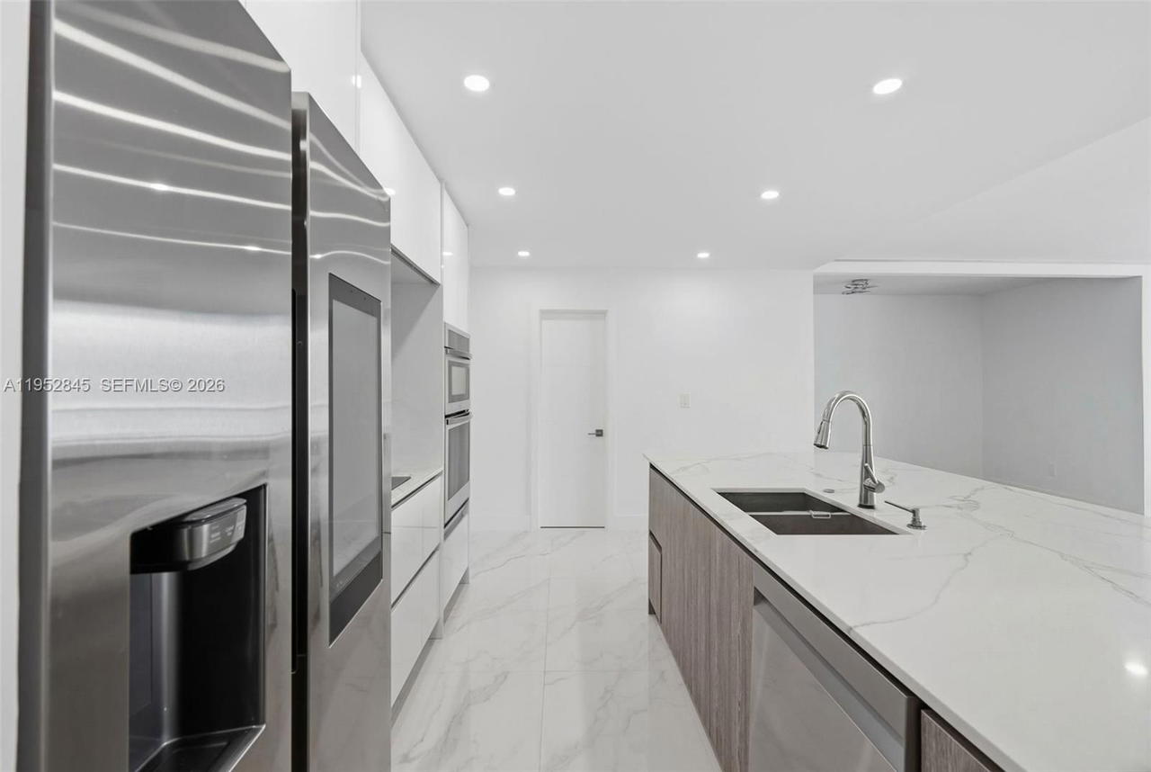 Real estate property located at 5005 Collins Ave #415, Miami-dade, The Carriage Club North C, Miami Beach, FL
