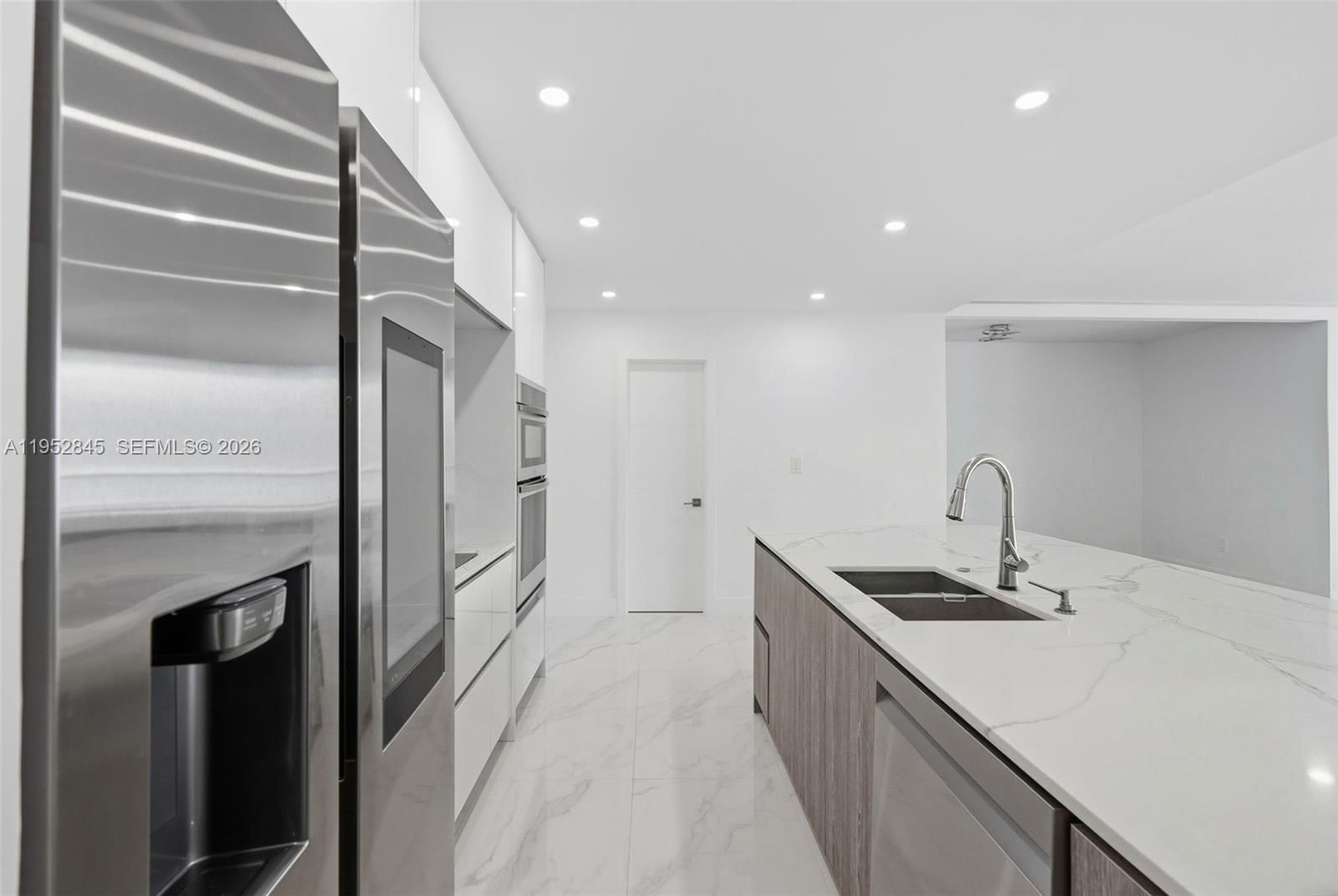 Real estate property located at 5005 Collins Ave #415, Miami-dade, The Carriage Club North C, Miami Beach, FL