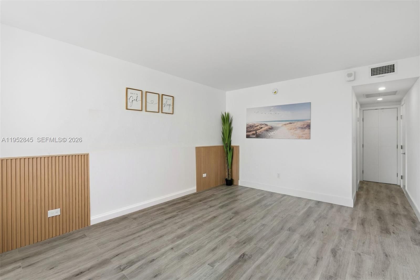 Real estate property located at 5005 Collins Ave #415, Miami-dade, The Carriage Club North C, Miami Beach, FL