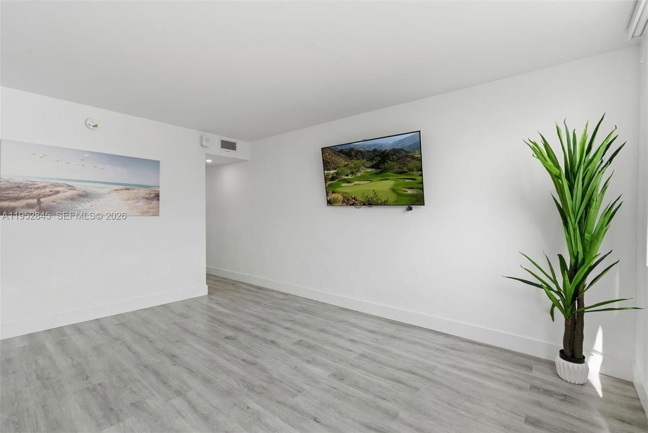 Real estate property located at 5005 Collins Ave #415, Miami-dade, The Carriage Club North C, Miami Beach, FL