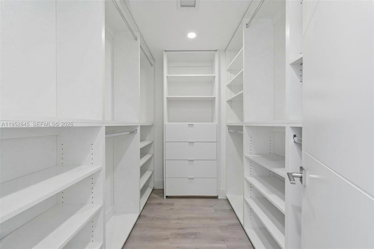 Real estate property located at 5005 Collins Ave #415, Miami-dade, The Carriage Club North C, Miami Beach, FL