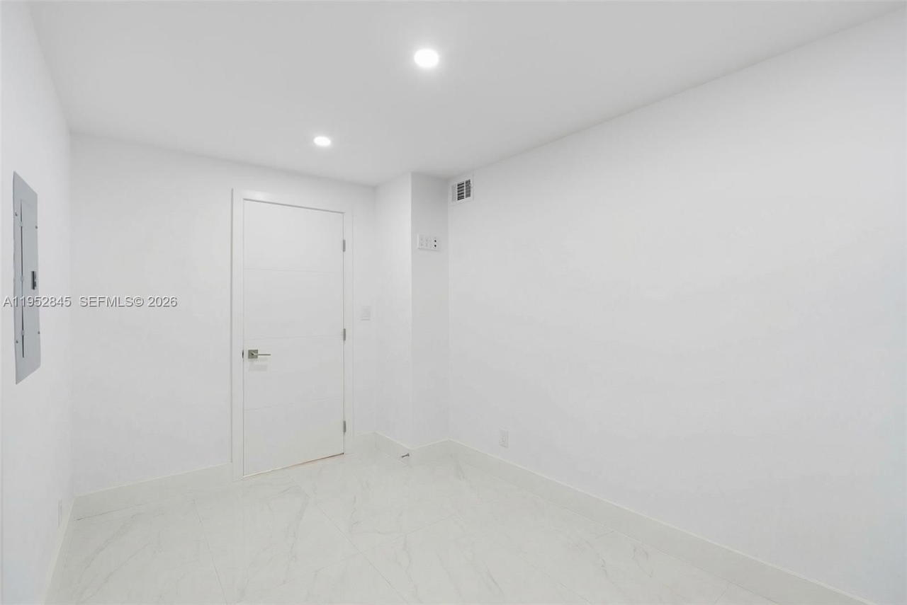 Real estate property located at 5005 Collins Ave #415, Miami-dade, The Carriage Club North C, Miami Beach, FL