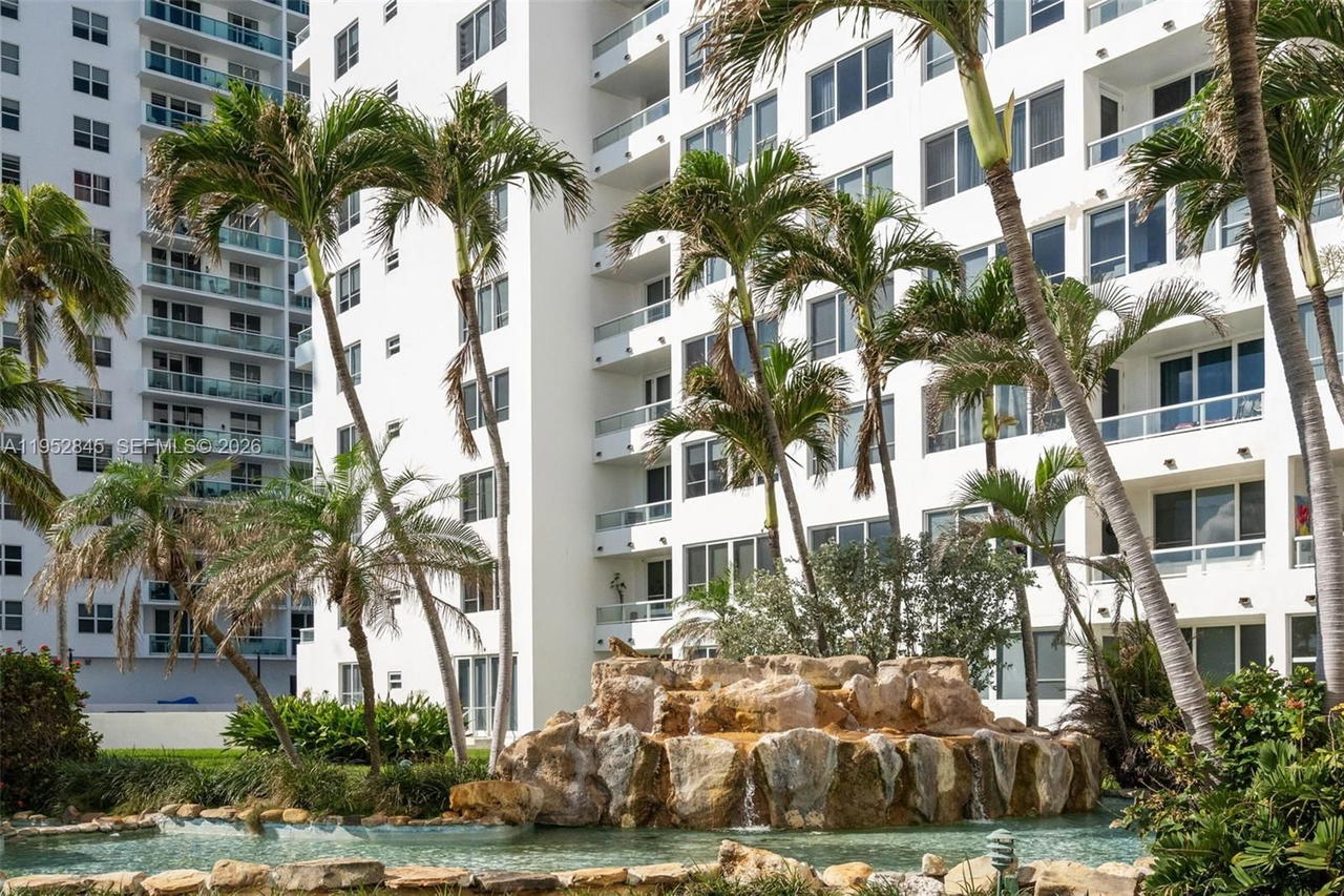 Real estate property located at 5005 Collins Ave #415, Miami-dade, The Carriage Club North C, Miami Beach, FL