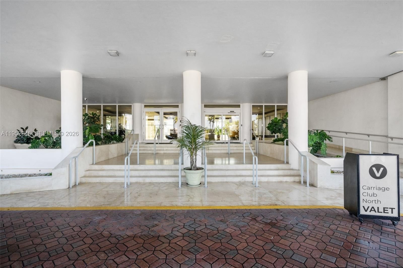 Real estate property located at 5005 Collins Ave #415, Miami-dade, The Carriage Club North C, Miami Beach, FL