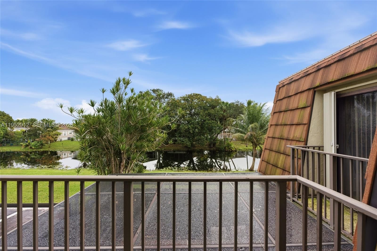 Real estate property located at 1172 118th Ter, Broward, Village At Lake Pine Ii, Davie, FL