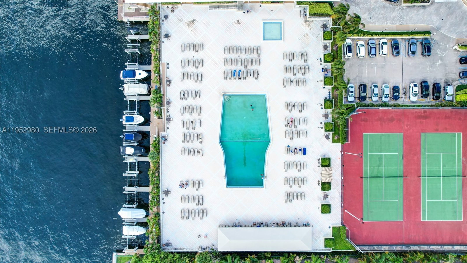 Real estate property located at 1965 Ocean Dr #4S, Broward, Hemispheres Condo, Hallandale Beach, FL