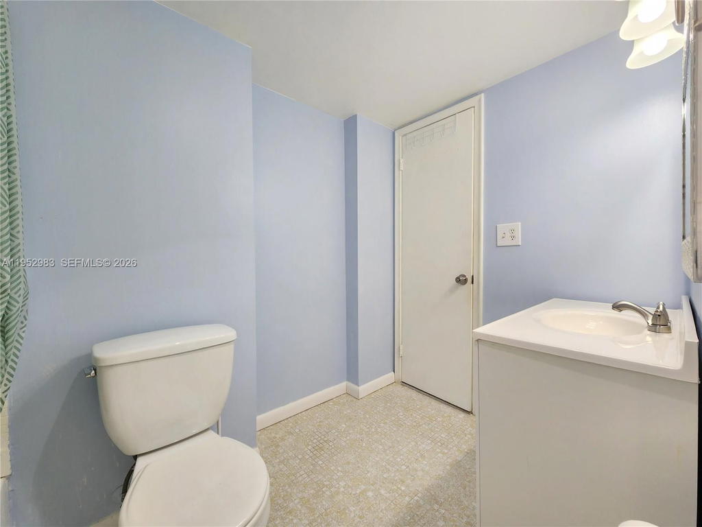 Real estate property located at 3703 166th St #905, Miami-dade, Coral Isle East Condo, North Miami Beach, FL