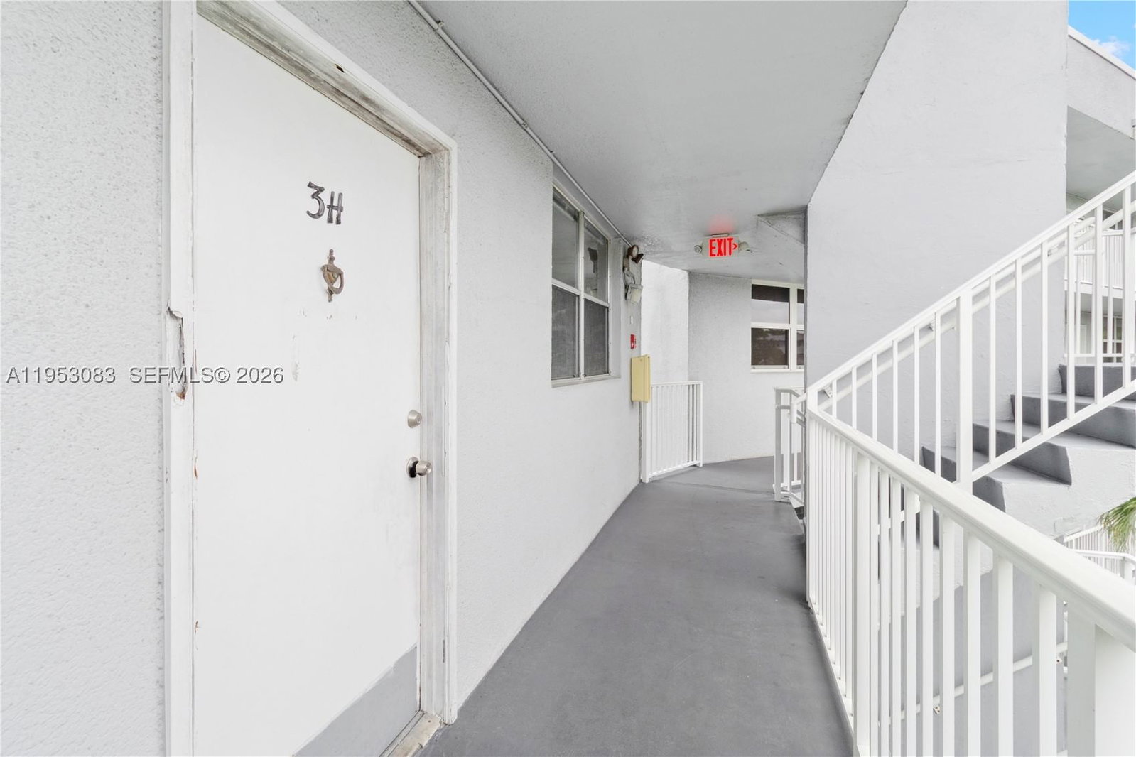 Real estate property located at 117 Royal Park Dr #3H, Broward, Royal Park Condo, Oakland Park, FL