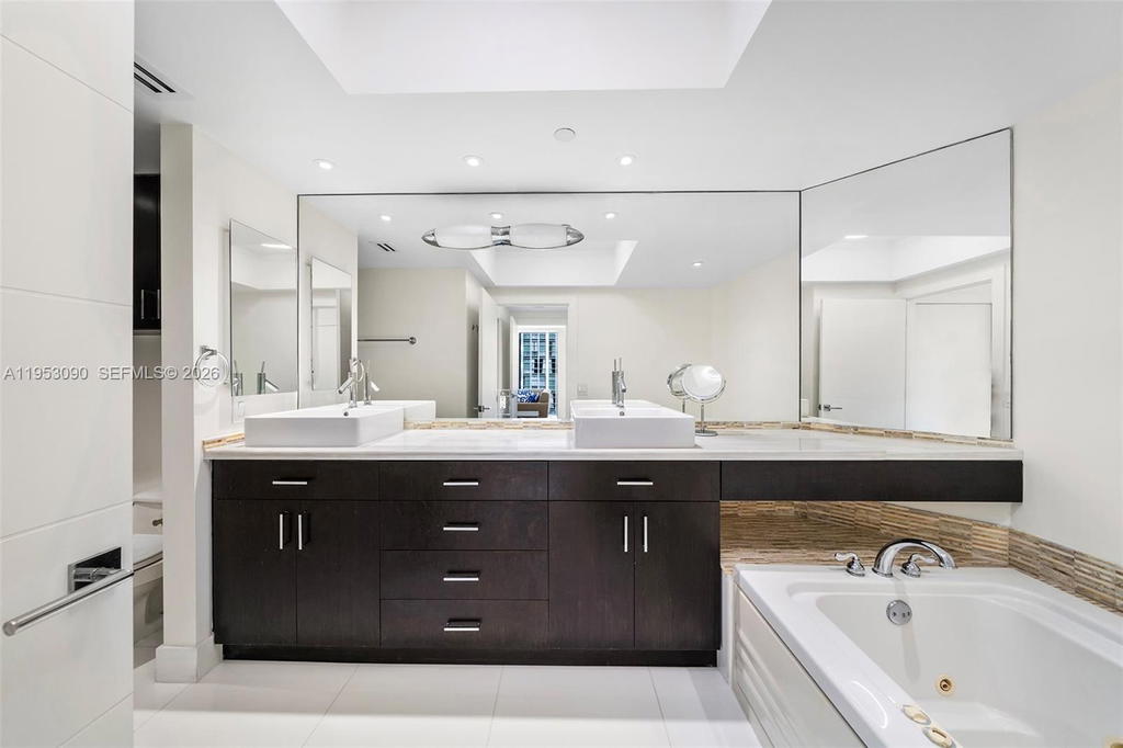 Real estate property located at 4779 Collins Ave #907, Miami-dade, Blue Diamond Condo, Miami Beach, FL