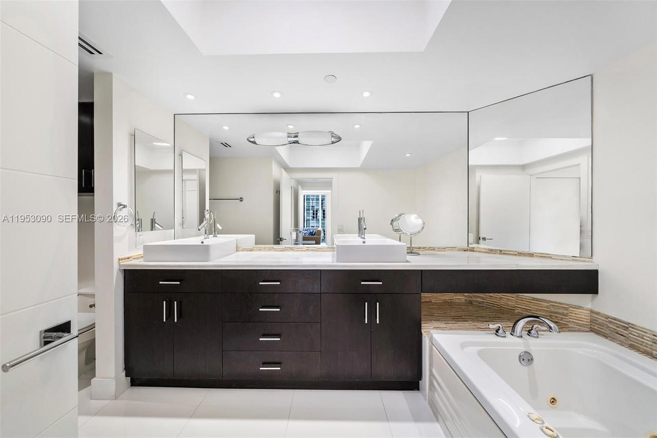 Real estate property located at 4779 Collins Ave #907, Miami-dade, Blue Diamond Condo, Miami Beach, FL