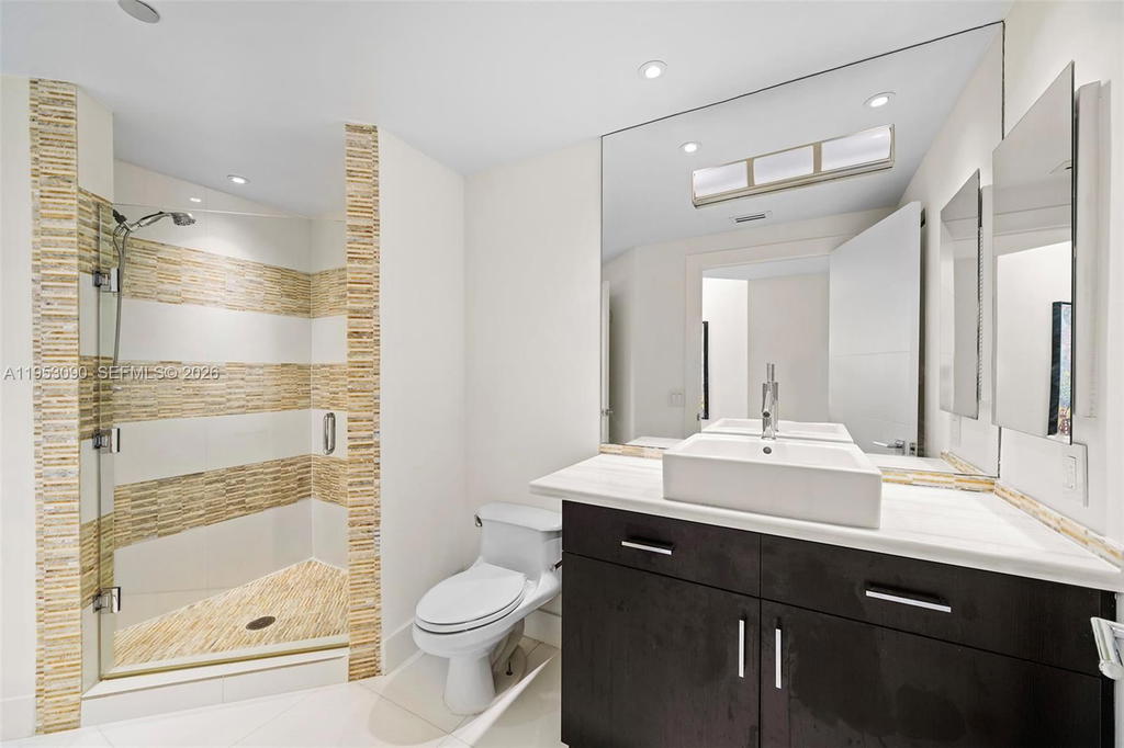 Real estate property located at 4779 Collins Ave #907, Miami-dade, Blue Diamond Condo, Miami Beach, FL