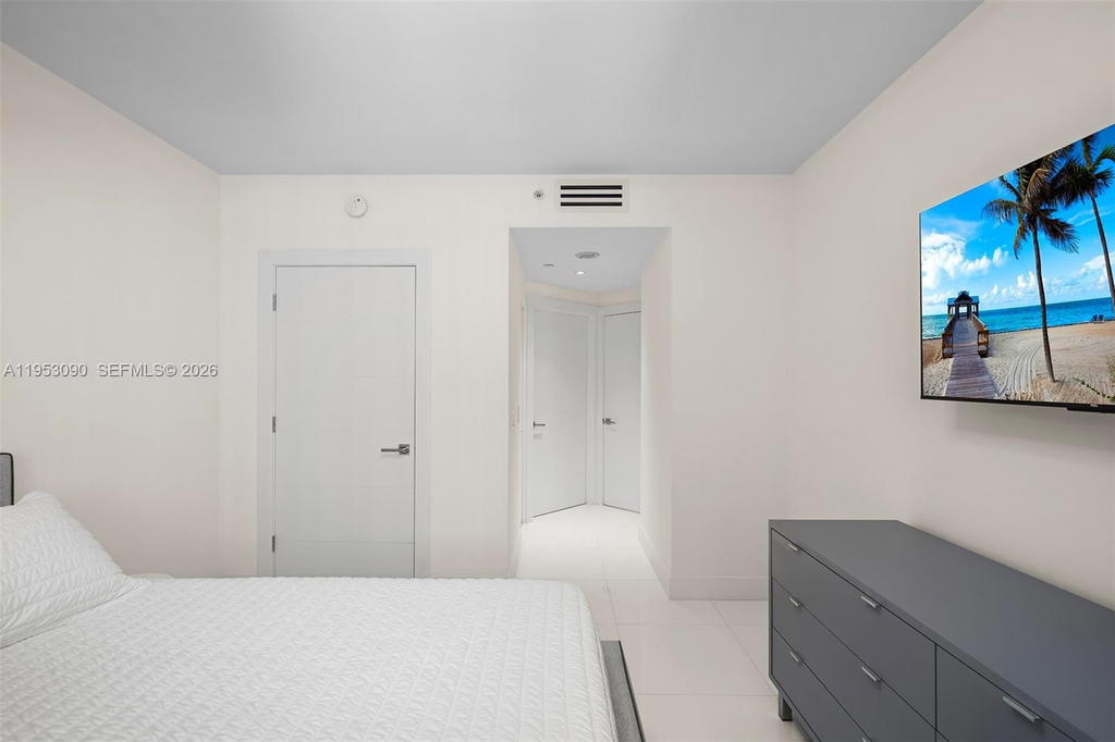 Real estate property located at 4779 Collins Ave #907, Miami-dade, Blue Diamond Condo, Miami Beach, FL