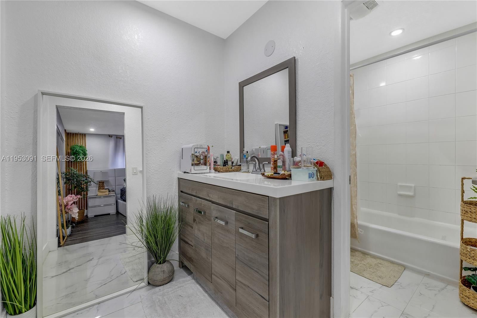 Real estate property located at 5712 Monroe St, Broward, Lawn Acres, Hollywood, FL