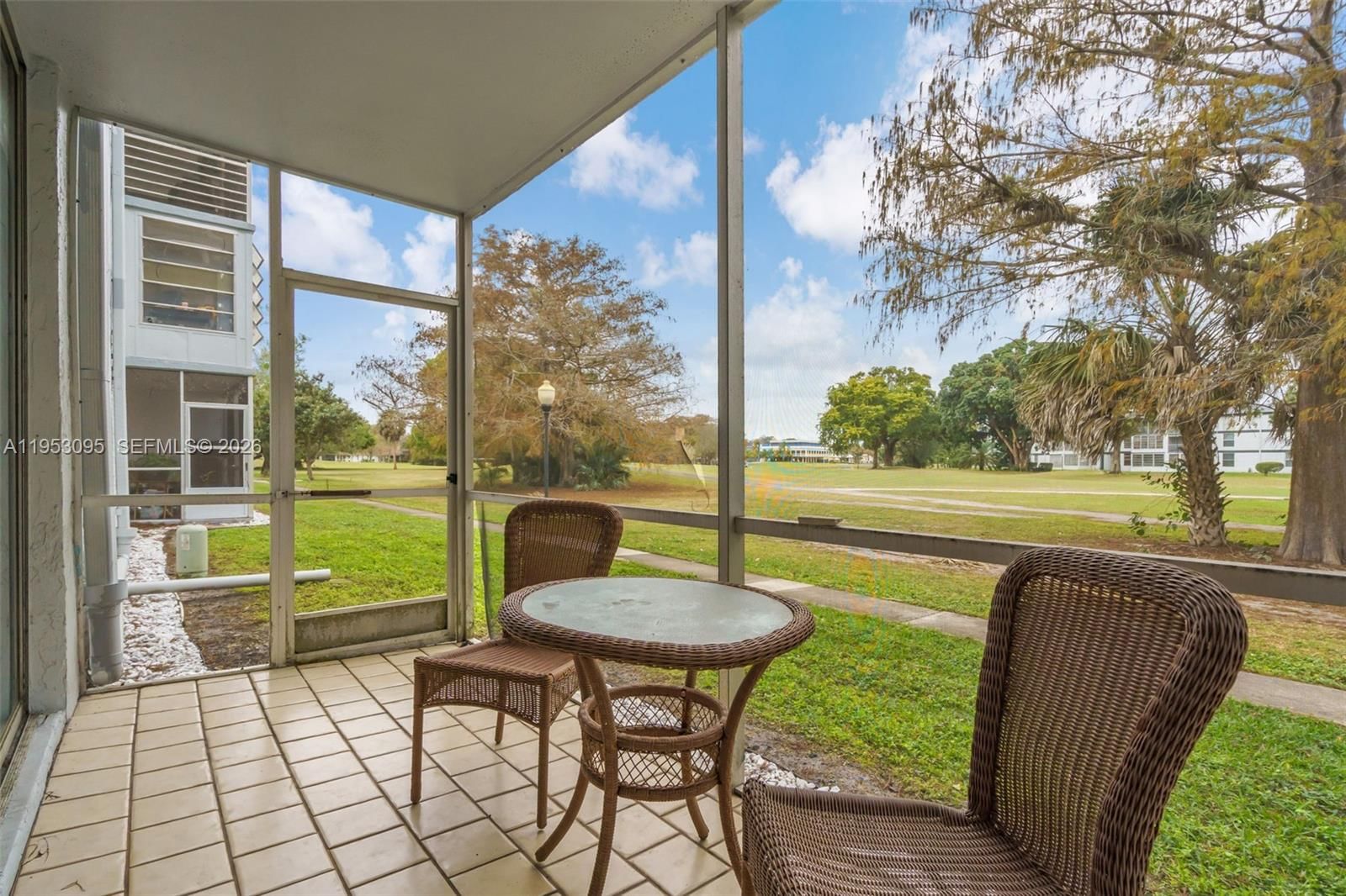 Real estate property located at 8411 Lagos De Campo Blvd #110U, Broward, Sands Point Condominium V, Tamarac, FL