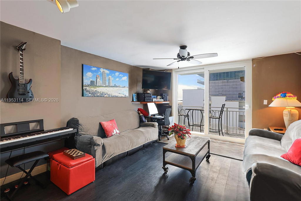 Real estate property located at 345 Ocean Dr #714, Miami-dade, Ocean Point Condo, Miami Beach, FL