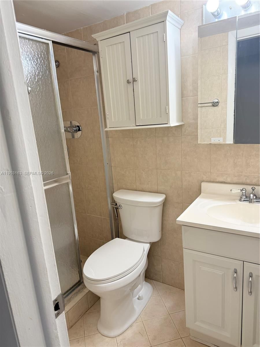 Real estate property located at 685 Miller Drive #404E, Miami-dade, Spring Towers Condominium, Miami Springs, FL