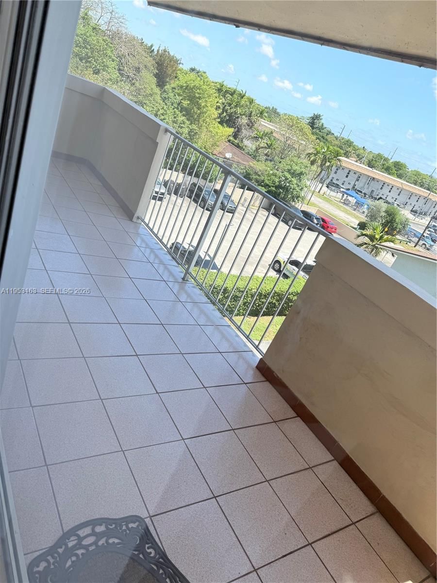 Real estate property located at 685 Miller Drive #404E, Miami-dade, Spring Towers Condominium, Miami Springs, FL