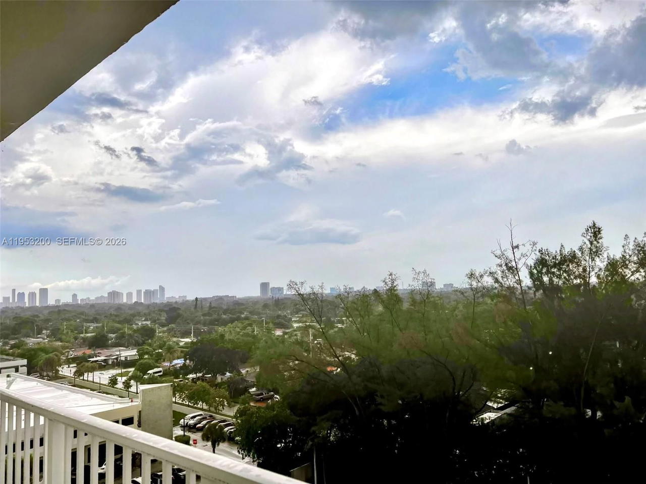 Real estate property located at 1300 Miami Gardens Dr #1001E, Miami-dade, Wilshire Condo, Miami, FL