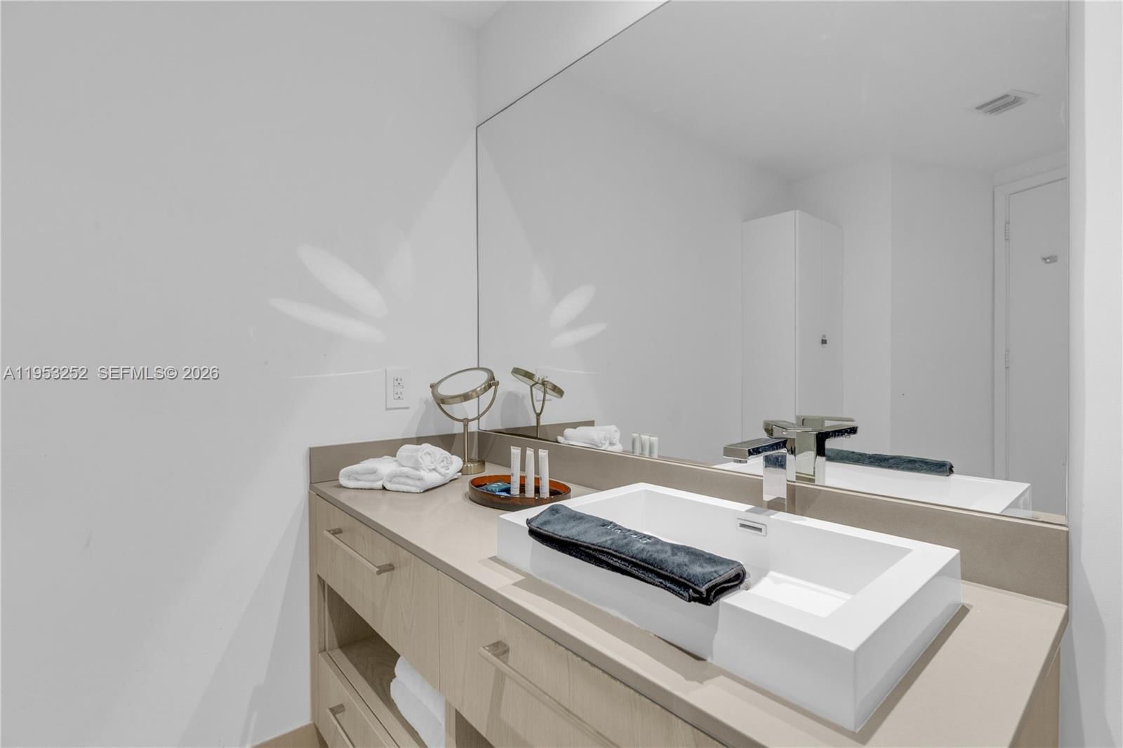 Real estate property located at 4111 Ocean Dr #1507, Broward, 4111 South Ocean Drive Co, Hollywood, FL