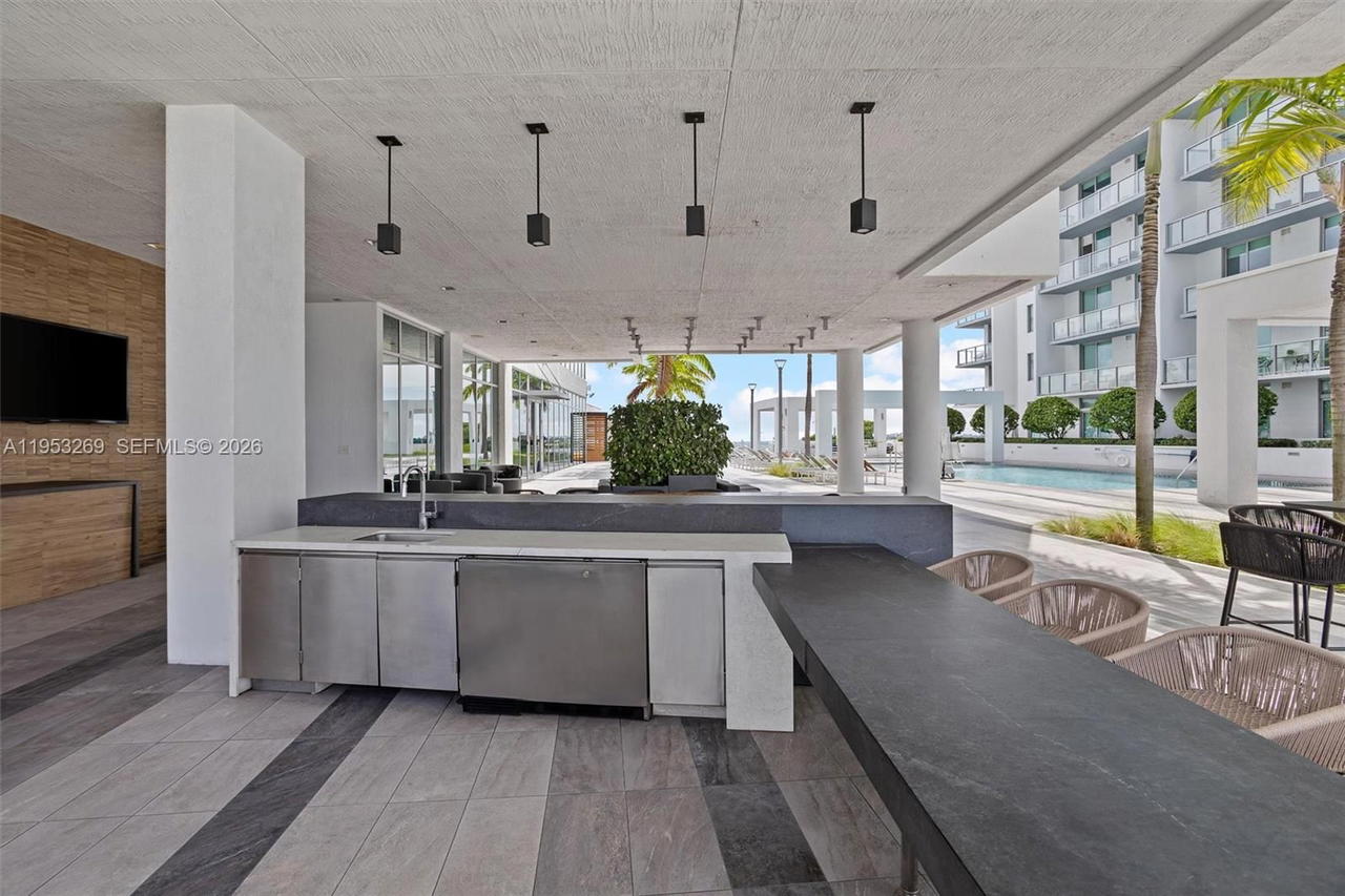 Real estate property located at 3900 Biscayne Blvd N-819, Miami-dade, Quadro Condo, Miami, FL