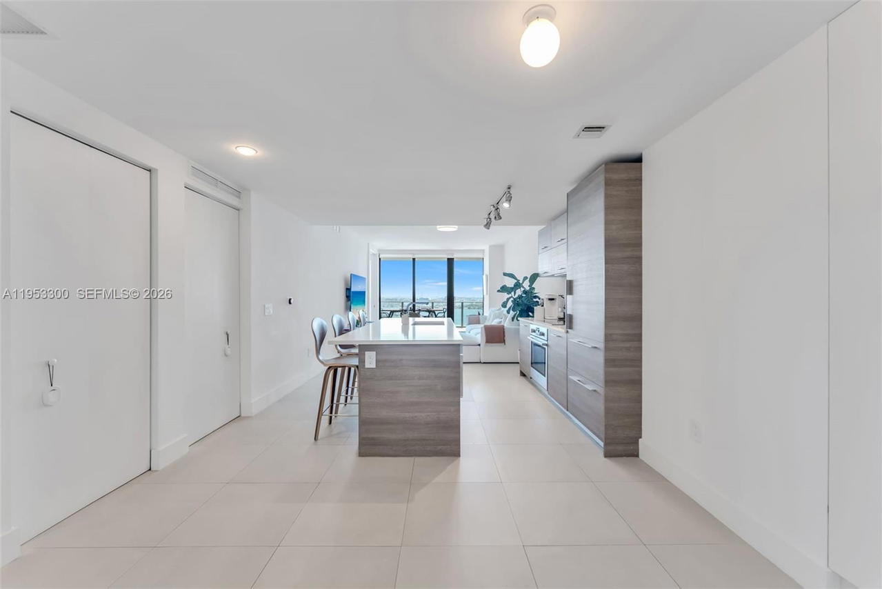 Real estate property located at 650 32 St #2703, Miami-dade, Paraiso Bay Condo, Miami, FL
