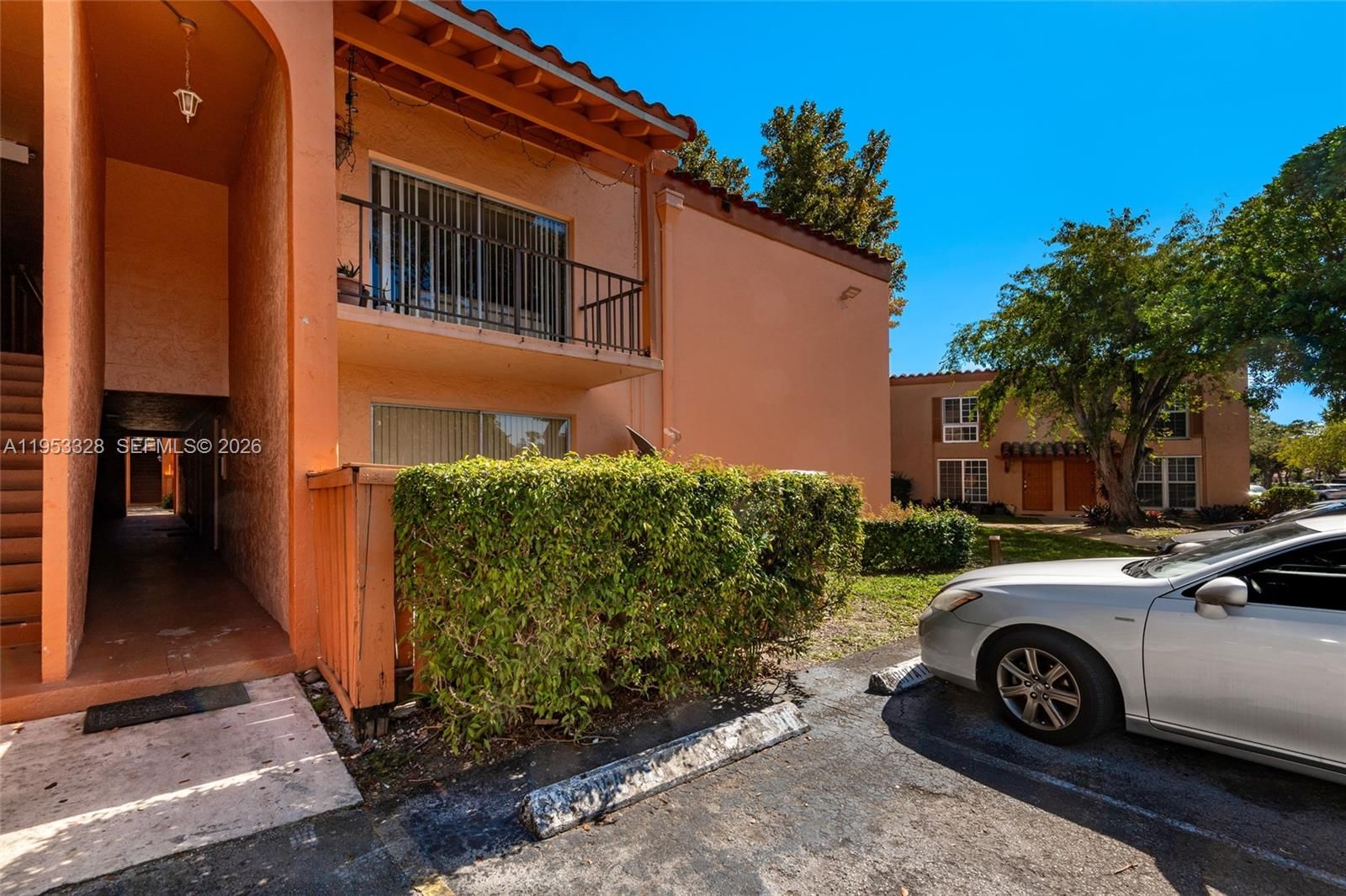 Real estate property located at 7121 Miami Lakes Dr Q3, Miami-dade, Cypress Village Condo, Miami Lakes, FL