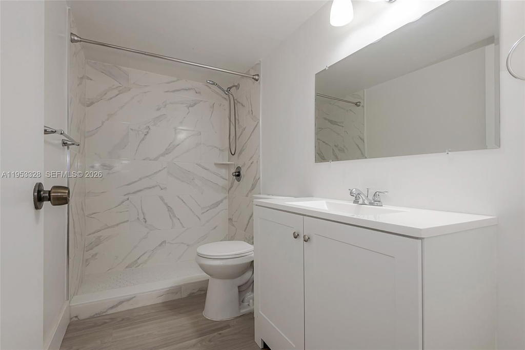 Real estate property located at 7121 Miami Lakes Dr Q3, Miami-dade, Cypress Village Condo, Miami Lakes, FL