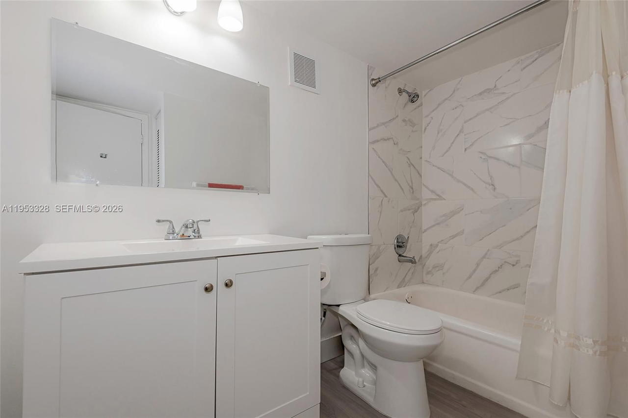 Real estate property located at 7121 Miami Lakes Dr Q3, Miami-dade, Cypress Village Condo, Miami Lakes, FL